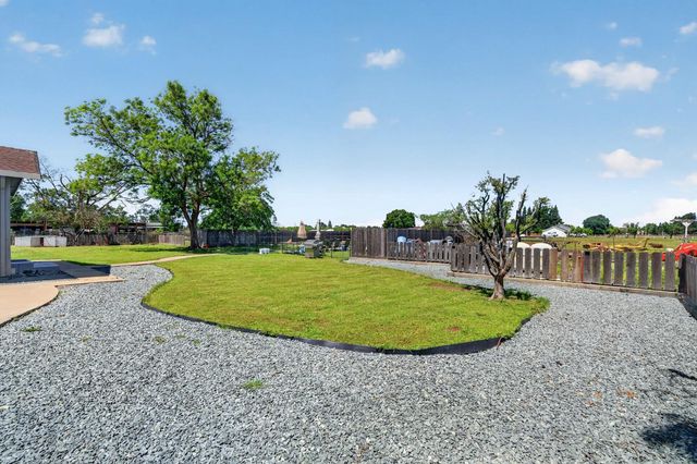 12301 E Jahant Rd, Acampo, CA 95220