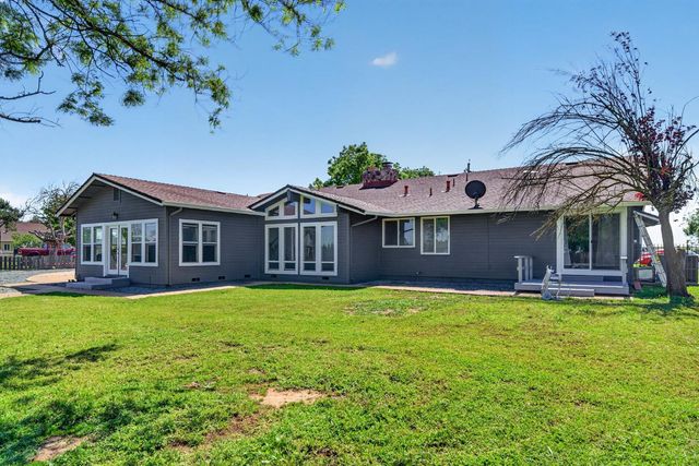 12301 E Jahant Rd, Acampo, CA 95220