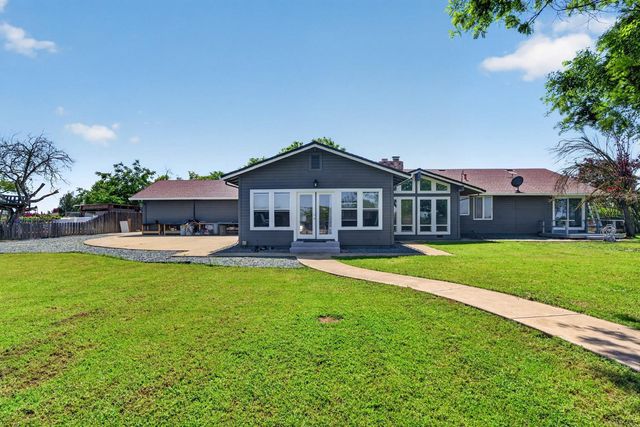 12301 E Jahant Rd, Acampo, CA 95220