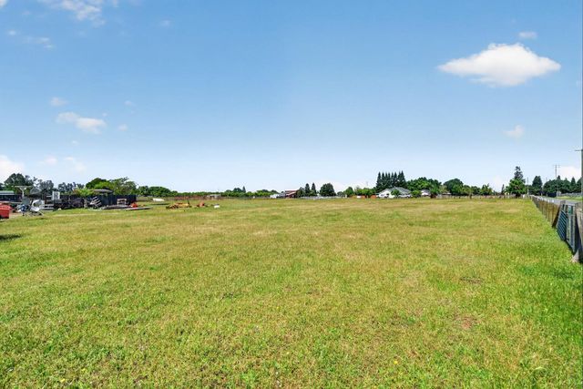 12301 E Jahant Rd, Acampo, CA 95220
