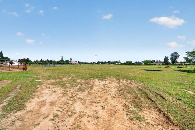 12301 E Jahant Rd, Acampo, CA 95220