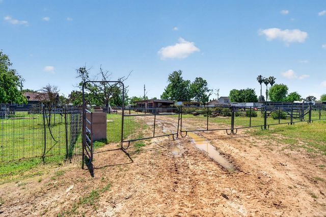 12301 E Jahant Rd, Acampo, CA 95220