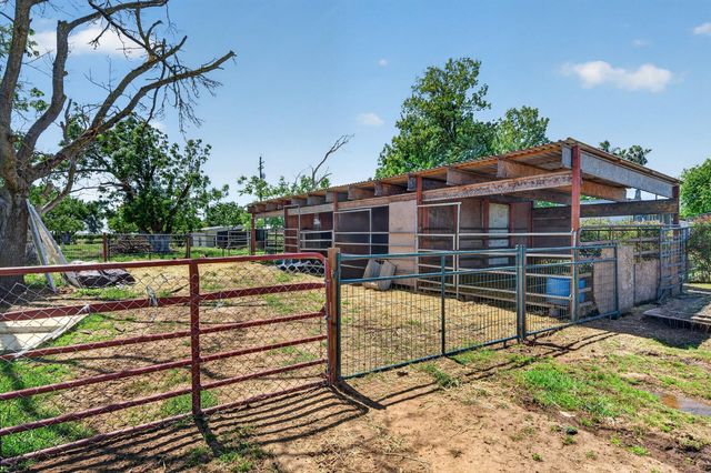12301 E Jahant Rd, Acampo, CA 95220