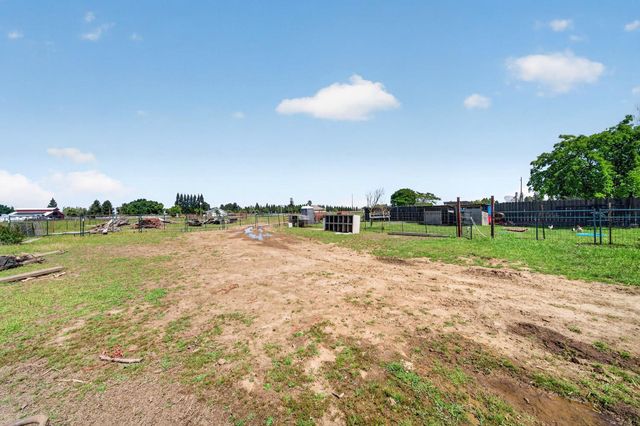 12301 E Jahant Rd, Acampo, CA 95220