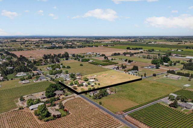 12301 E Jahant Rd, Acampo, CA 95220