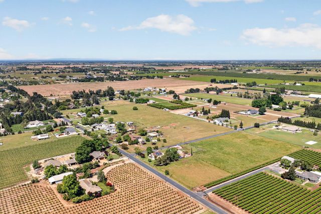12301 E Jahant Rd, Acampo, CA 95220