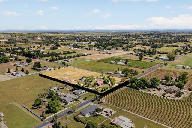 12301 E Jahant Rd, Acampo, CA 95220