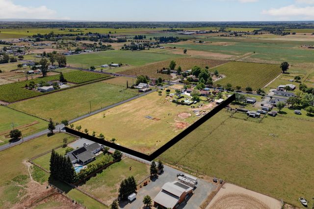 12301 E Jahant Rd, Acampo, CA 95220