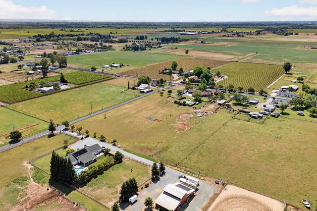 12301 E Jahant Rd, Acampo, CA 95220