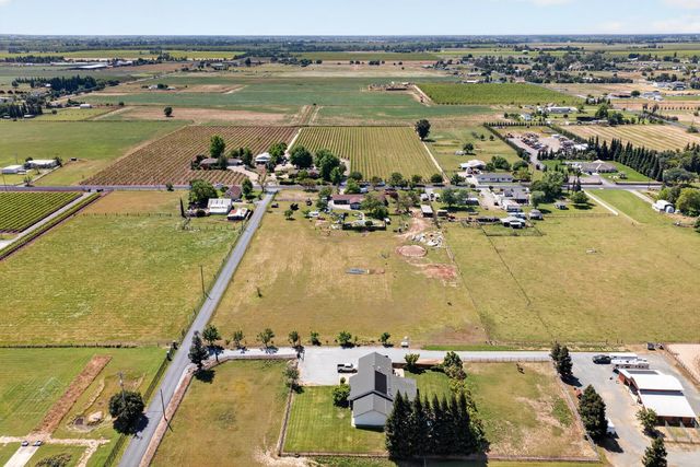 12301 E Jahant Rd, Acampo, CA 95220
