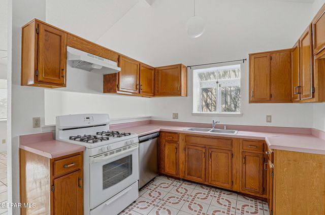 905 MARK WALLACE Lane, El Paso, TX 79912