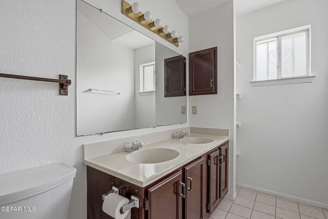 905 MARK WALLACE Lane, El Paso, TX 79912