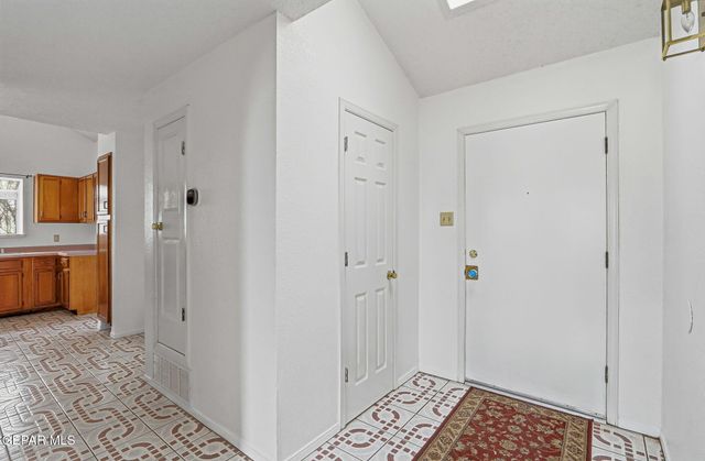 905 MARK WALLACE Lane, El Paso, TX 79912