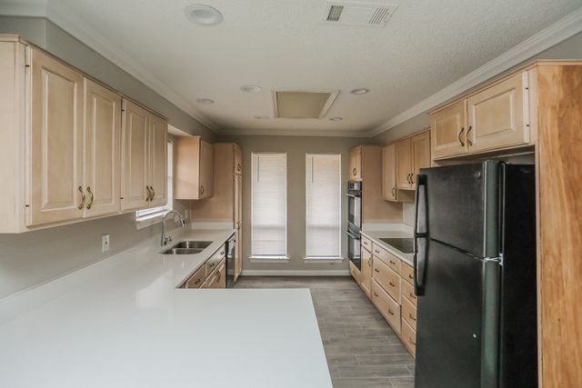 2804 Quail Ridge Drive D, Carrollton, TX 75006