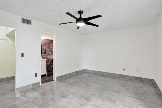 8301 Sands Point Boulevard S102, Tamarac, FL 33321