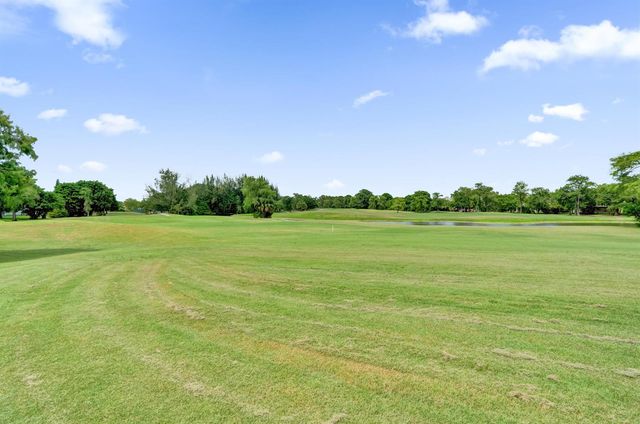 8301 Sands Point Boulevard S102, Tamarac, FL 33321