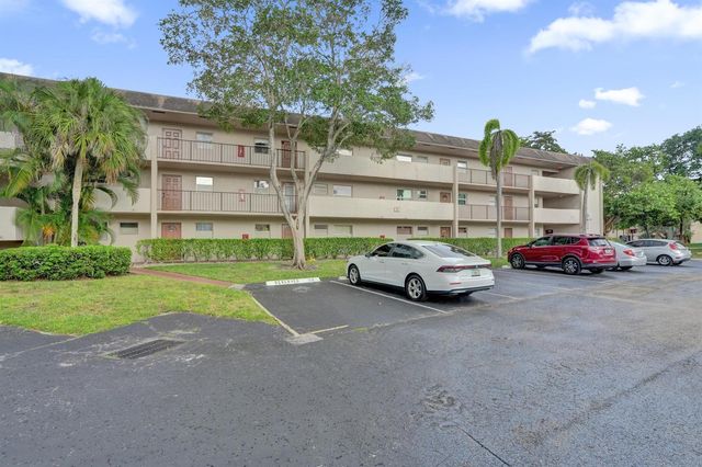 8301 Sands Point Boulevard S102, Tamarac, FL 33321