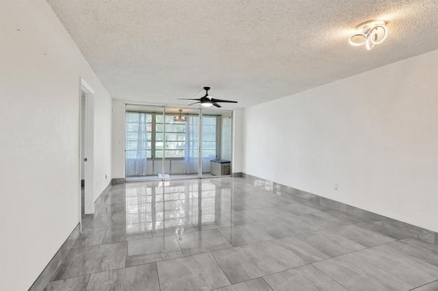 8301 Sands Point Boulevard S102, Tamarac, FL 33321