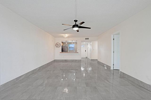 8301 Sands Point Boulevard S102, Tamarac, FL 33321