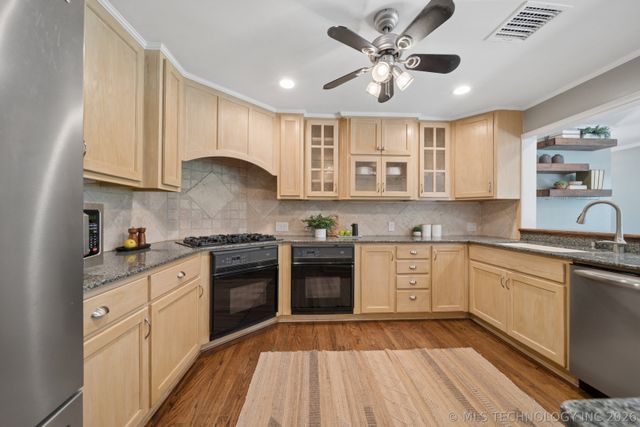 1909 E 35th Place, Tulsa, OK 74105