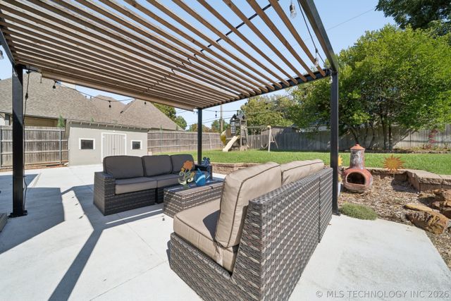 1909 E 35th Place, Tulsa, OK 74105