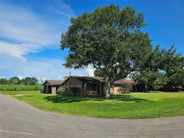 120 Ronald Avenue, Bay City, TX 77414