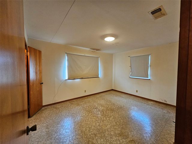 120 Ronald Avenue, Bay City, TX 77414