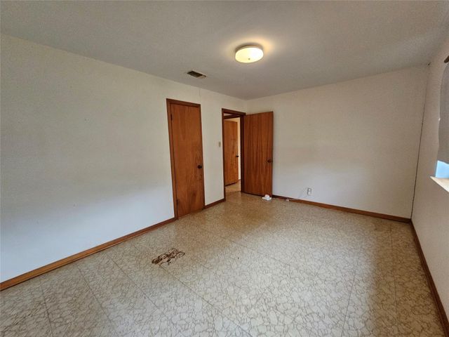 120 Ronald Avenue, Bay City, TX 77414