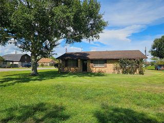 120 Ronald Avenue, Bay City, TX 77414