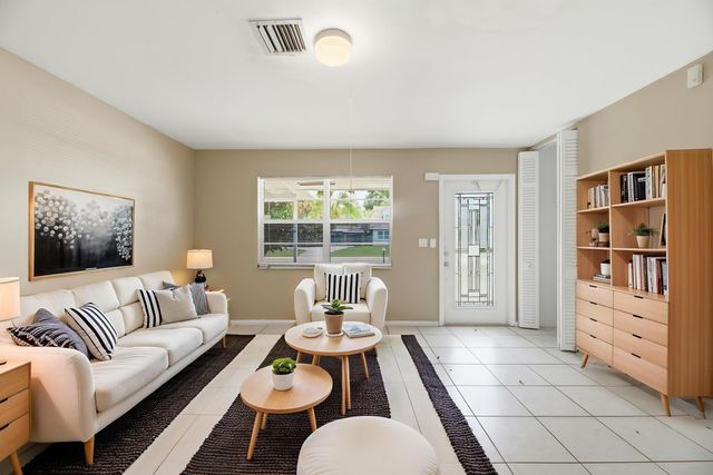 625 Riverside Drive, Palm Beach Gardens, FL 33410