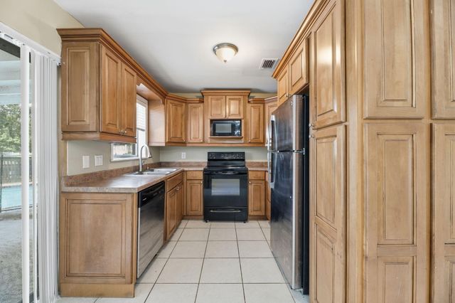 625 Riverside Drive, Palm Beach Gardens, FL 33410