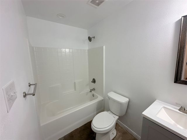 108 W Adams Street, Itasca, TX 76055
