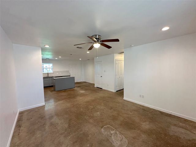 108 W Adams Street, Itasca, TX 76055