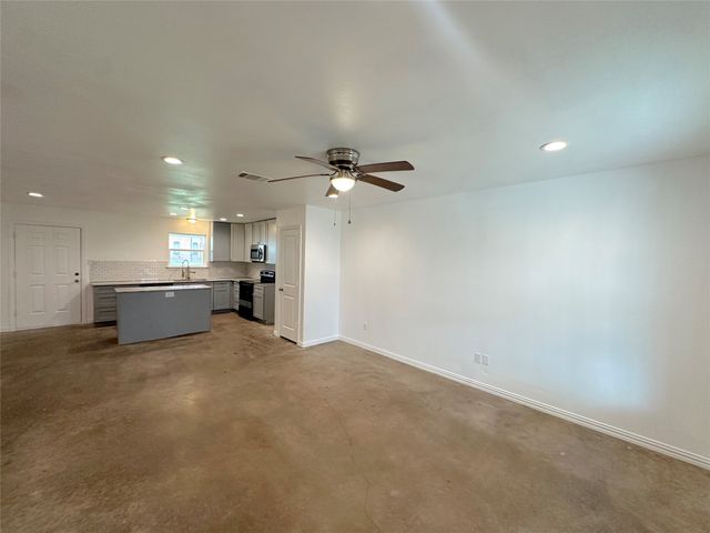108 W Adams Street, Itasca, TX 76055