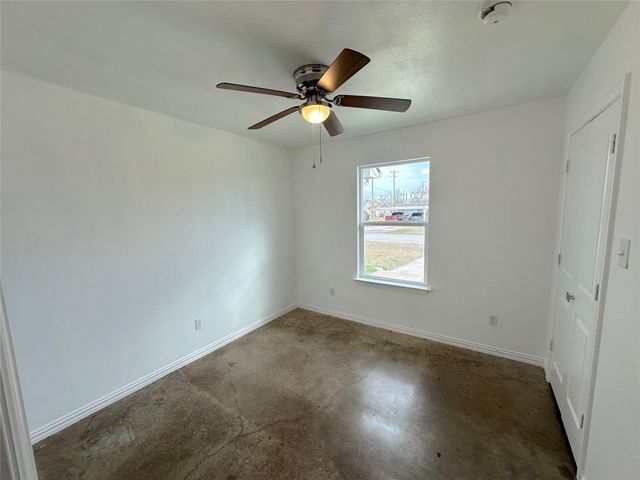 108 W Adams Street, Itasca, TX 76055