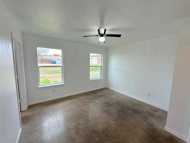108 W Adams Street, Itasca, TX 76055