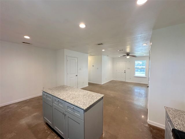 108 W Adams Street, Itasca, TX 76055