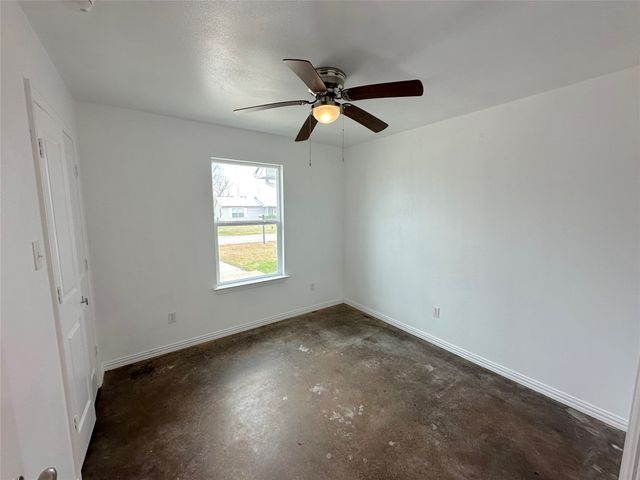 108 W Adams Street, Itasca, TX 76055