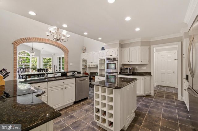 13822 LAKESIDE DR, Clarksville, MD 21029
