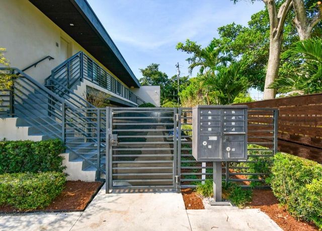 1273 NE 38th Street 3, Oakland Park, FL 33334
