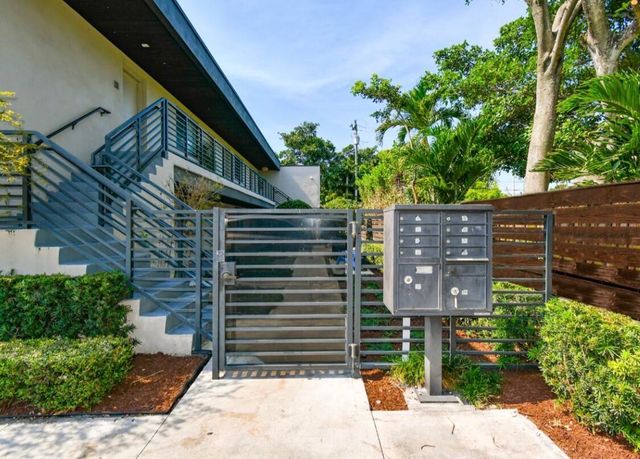 1273 NE 38th Street 3, Oakland Park, FL 33334