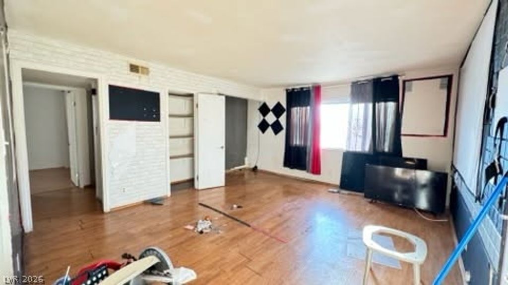 Image 1 of property listing at 3811 daisy 35, Las Vegas, NV 89119