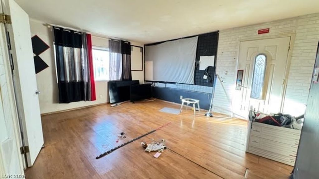 Image 12 of property listing at 3811 daisy 35, Las Vegas, NV 89119