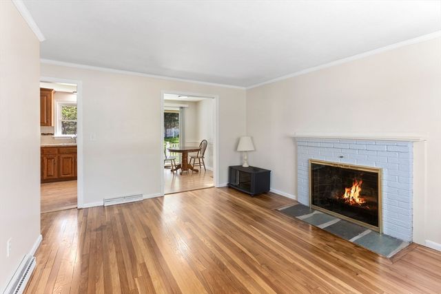 15 Phillip Dr, Bellingham, MA 02019