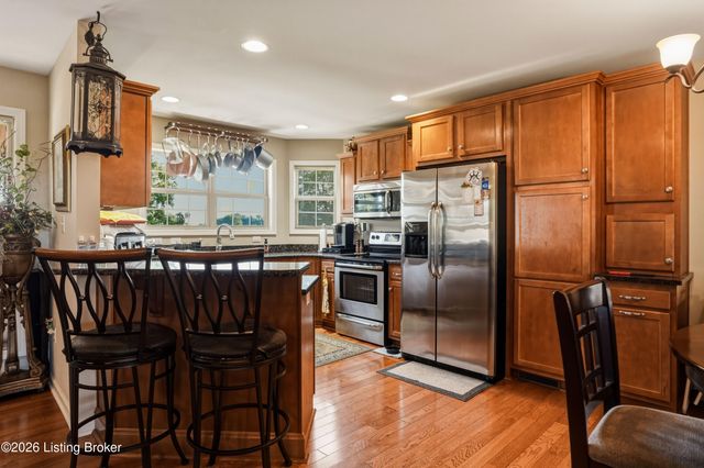 166 Grand Central Dr, Simpsonville, KY 40067