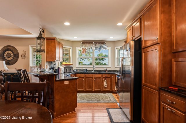 166 Grand Central Dr, Simpsonville, KY 40067