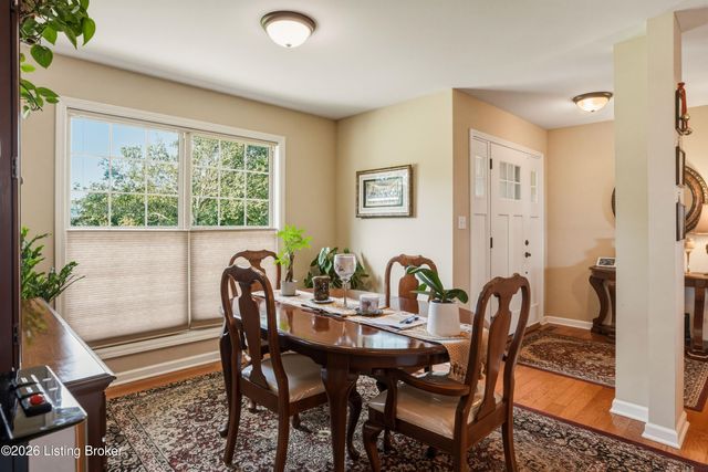 166 Grand Central Dr, Simpsonville, KY 40067