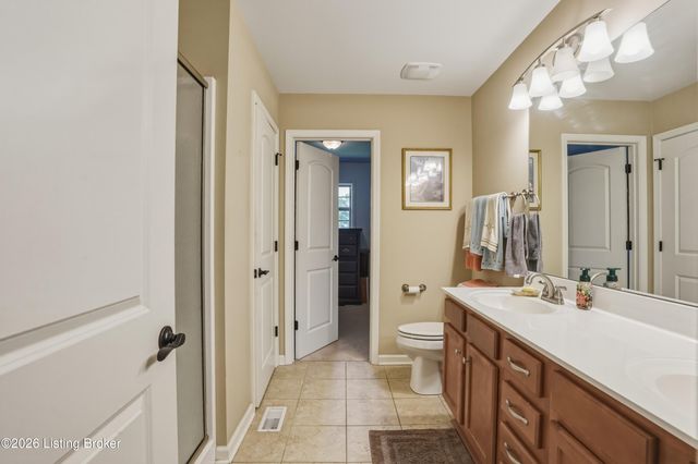166 Grand Central Dr, Simpsonville, KY 40067
