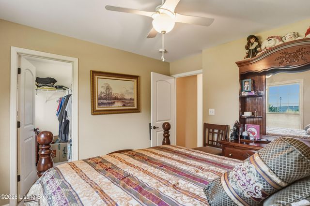 166 Grand Central Dr, Simpsonville, KY 40067