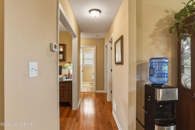 166 Grand Central Dr, Simpsonville, KY 40067